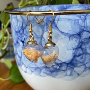 Let’s Party earrings in apricot, glass, brass